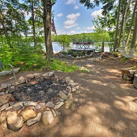 Waterfront Great Pond Cottage With Hot Tub And Deck!